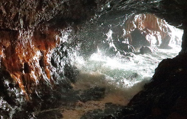 三段壁洞窟　洞窟内