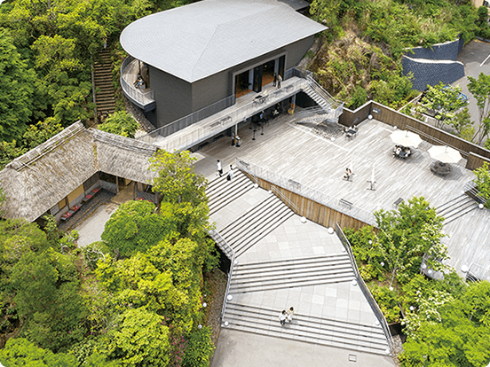 万葉公園 湯河原惣湯＜玄関テラス＞