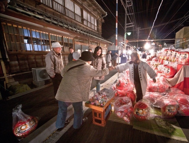 初市 だるま市 群馬県 の観光イベント情報 ゆこゆこ