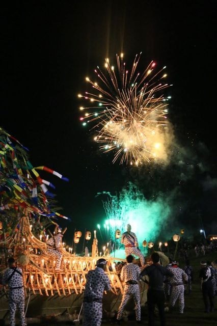 横手の送り盆まつり 花火ショー 秋田県 の観光イベント情報 ゆこゆこ