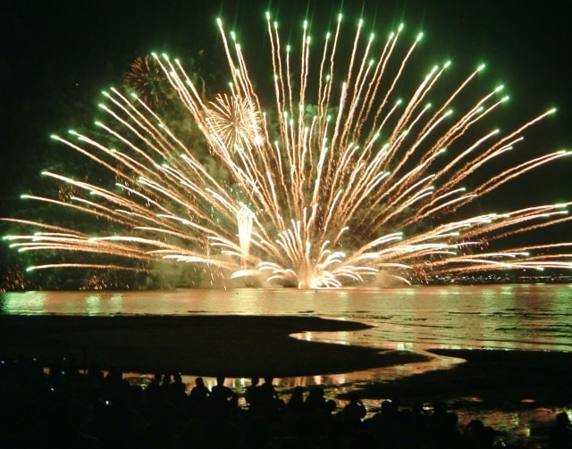 宮島水中花火大会 広島県 の観光イベント情報 ゆこゆこ