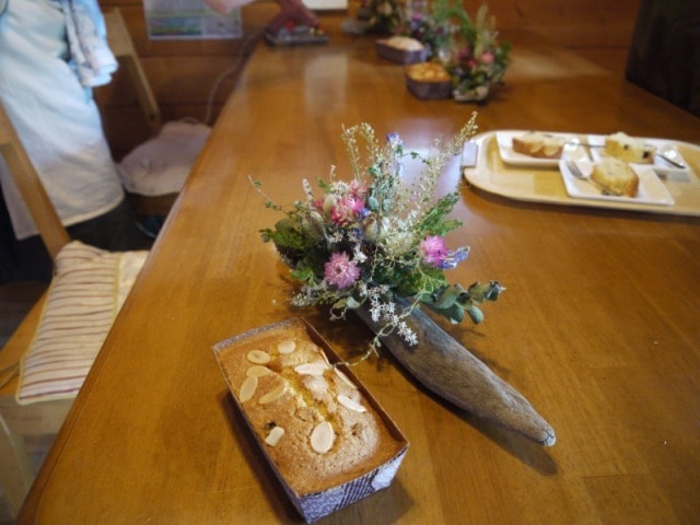 ドライフラワーアート体験 自家製小麦でケーキづくり 静岡県 の観光イベント情報 ゆこゆこ
