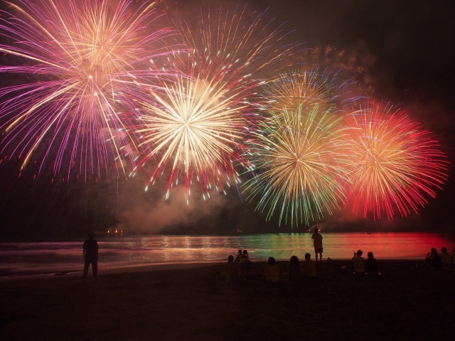 湯河原温泉 海上花火大会 10月 神奈川県 の観光イベント情報 ゆこゆこ