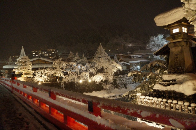 冬の飛騨高山ライトアップ 岐阜県 の観光イベント情報 ゆこゆこ