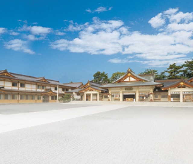 広島護国神社 幸先詣 広島県 の観光イベント情報 ゆこゆこ 広島護国神社 幸先詣 広島県 の観光イベント情報 ゆこゆこ