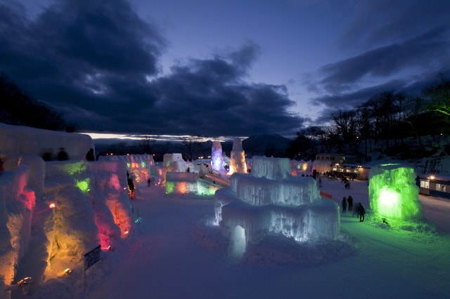 22千歳 支笏湖氷濤まつり 氷の美術館 北海道 の観光イベント情報 ゆこゆこ