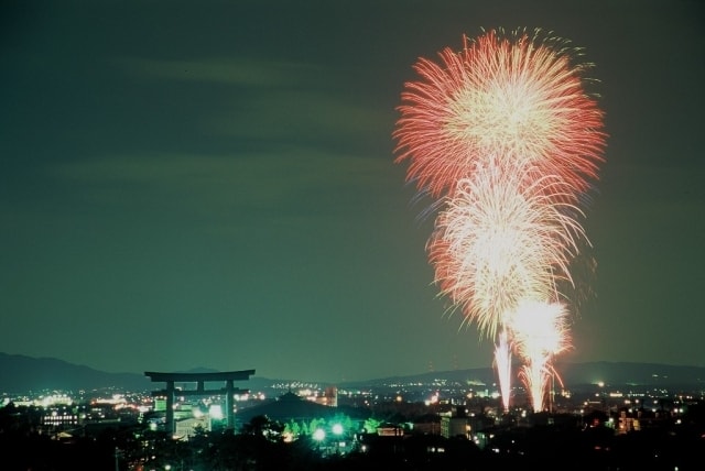 おんぱら祭 奉納花火大会 中止となりました 奈良県 の観光イベント情報 ゆこゆこ