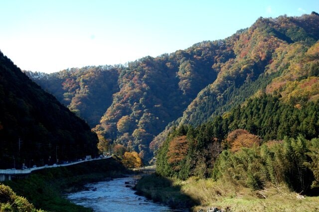 紅葉 見ごろ 奥久慈渓谷 茨城県 の観光イベント情報 ゆこゆこ