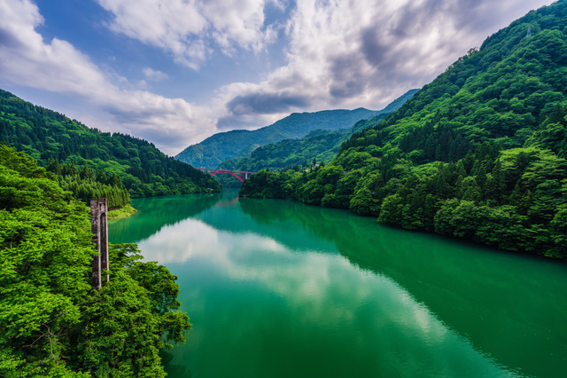 大牧温泉/平家の落人が傷を癒した、船で行く秘湯