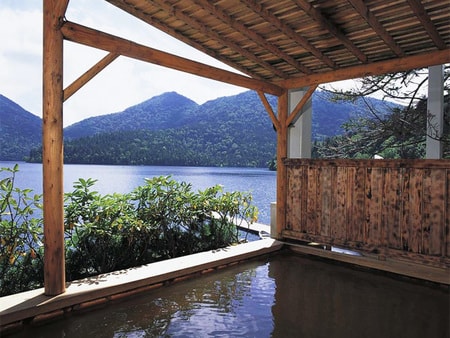 然別湖畔温泉