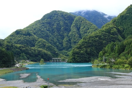 西山温泉