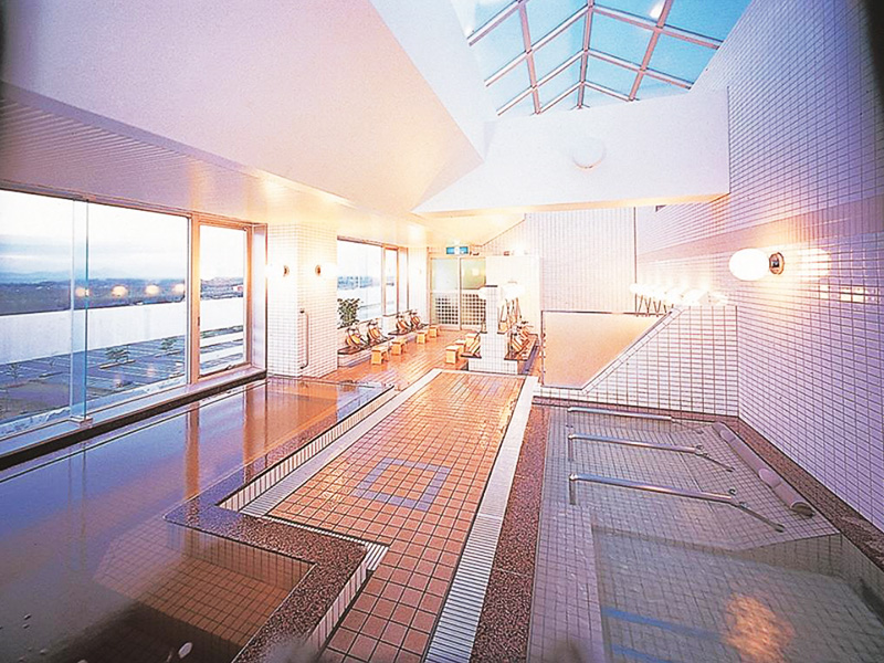 白神展望温泉/秋田美人を育てる黄金色に輝くモール温泉