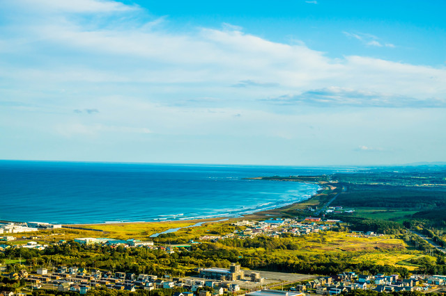 枝幸温泉/オホーツク海を一望する丘に湧く淡黄色の源泉