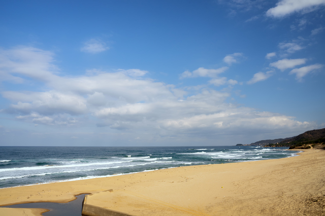 丹後琴引温泉／天然記念物の砂浜の只中に湧く天然温泉