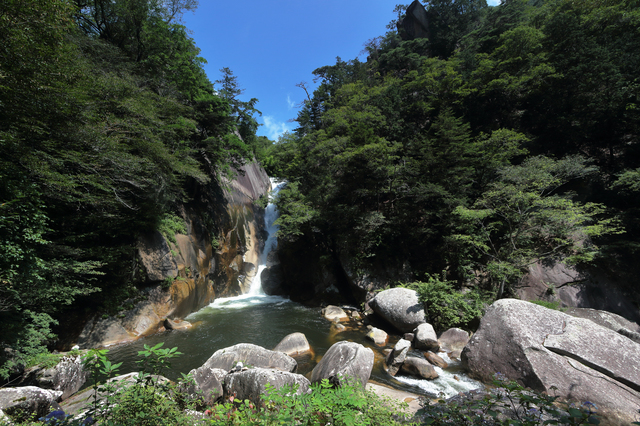 甲府昭和温泉/ビジネスホテルで入れる源泉かけ流しの温泉