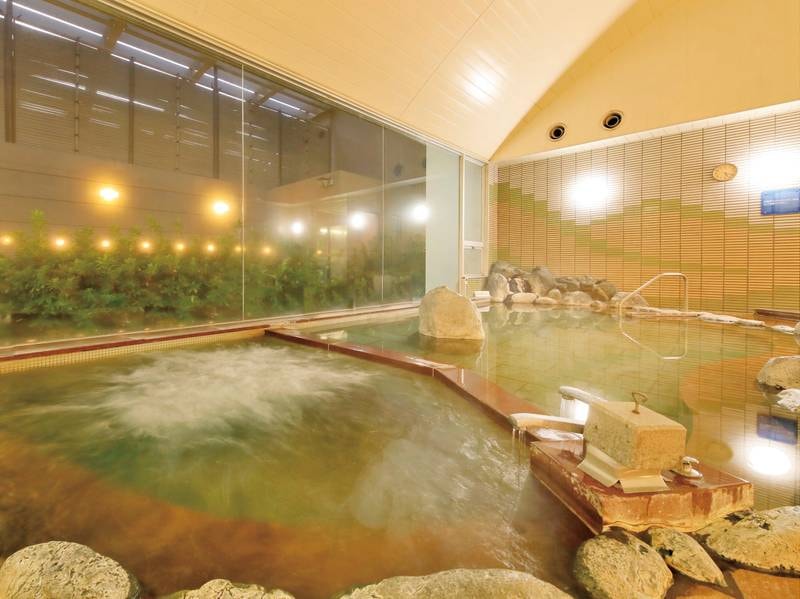 【大浴場・内風呂】pH値9.1！石和温泉の名湯を源泉100％でお愉しみいただけます