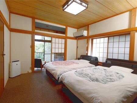 【部屋・白菊】絨毯が敷いてあり、ご高齢の方やワンちゃん等も過ごしやすい◎ お風呂に近くて便利