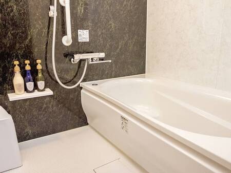 【｢峰の界｣立山連峰ビュー和ベッドタイプ/例】広々としたバスルームを完備