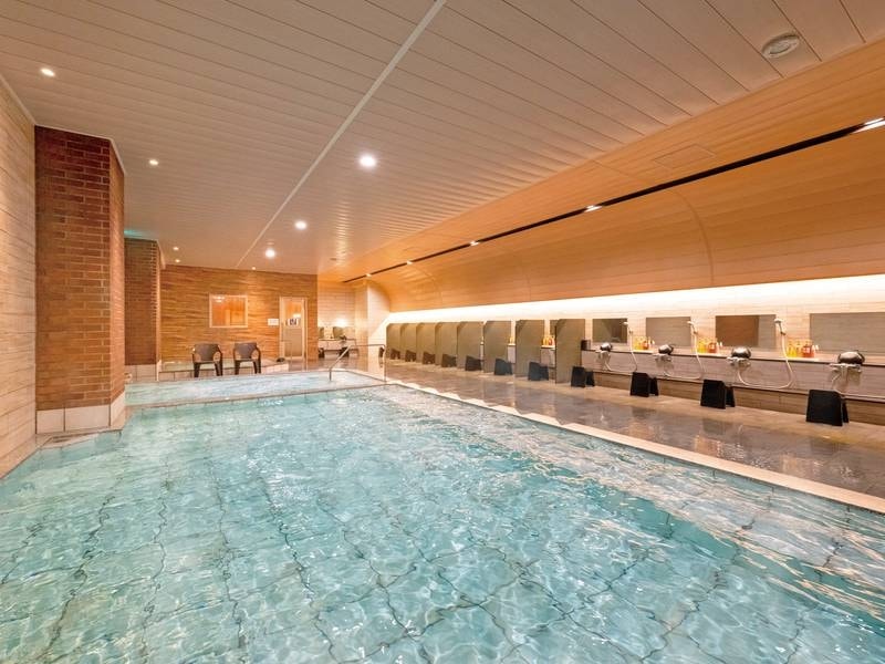 【1階・なごみの湯】1階と8階で湯めぐりが愉しめる！