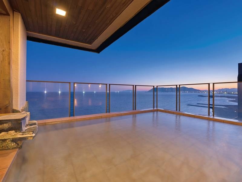 【8階・うすけしの湯】津軽海峡の夕景を眺めて