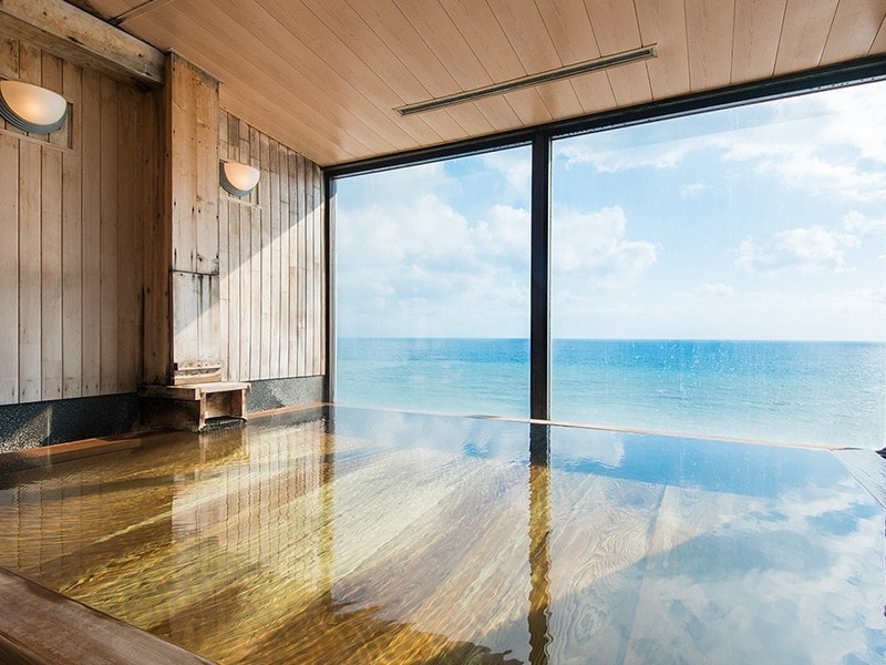 【8階・うすけしの湯】ぽかぽかの塩化物泉で温まる
