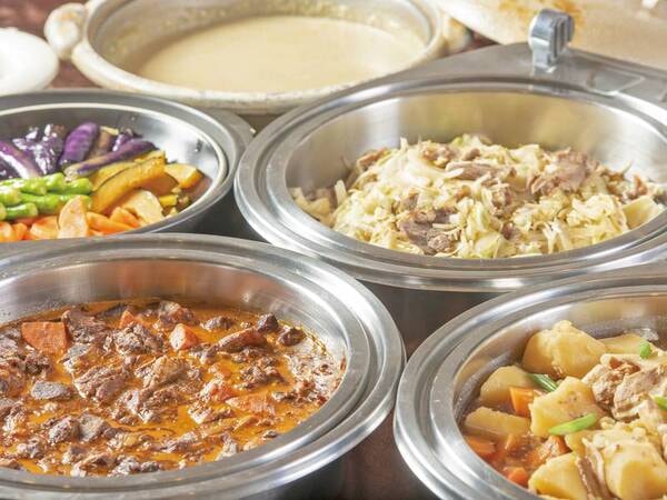【夕食/例】豊富なしゅりいのバイキングに思わず目移り