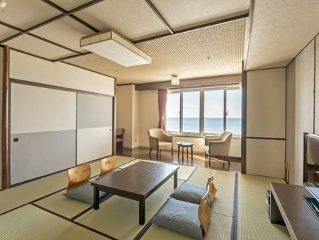 【海側和室(禁煙)[ソレイユ]/例】目の前には海が広がる！１２．５畳の広々空間