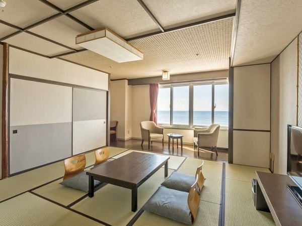 【海側和室(禁煙)[ソレイユ]/例】目の前には海が広がる！１２．５畳の広々空間