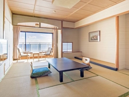 【海側和室(禁煙)[オーシャン]/例】バルコニー付き！眼下に津軽海峡が広がるオーシャンビュー！