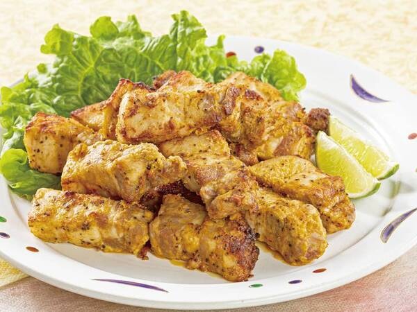 【夕食ビュッフェ】過去メニュー一例。羊蹄豚香辛赤タレ焼き