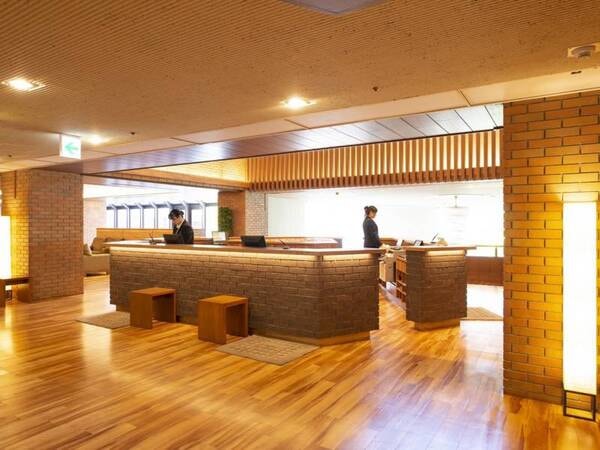 【フロント】皆様のお越しをおまちしております