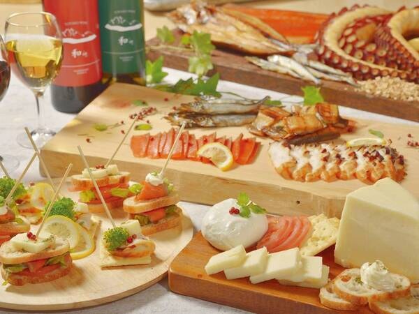 【夕食ビュッフェ/例】レストラン併設「チーズ工房」で作る絶品チーズも食べ放題!