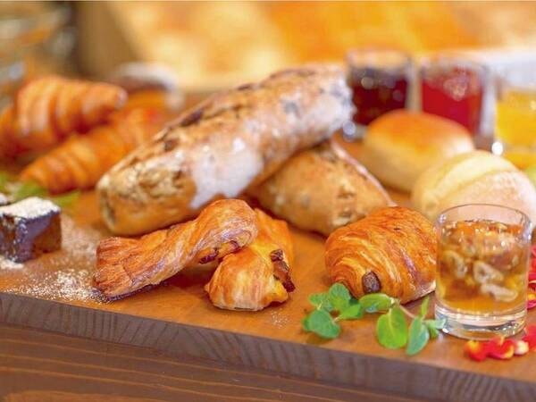 【朝食】朝は美味しいパンで♪/一例