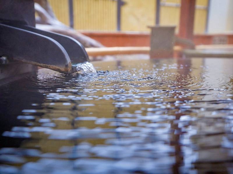 【露天風呂】時間を忘れて、心地よい風と共に湯船に浸かる至福の時