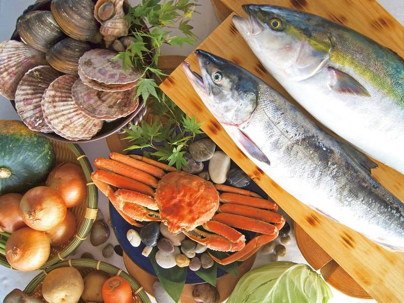 ズワイ蟹、サーモンなど海鮮も食べ放題