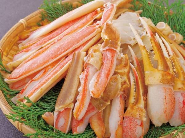 ズワイガニもご用意(夕食一例)