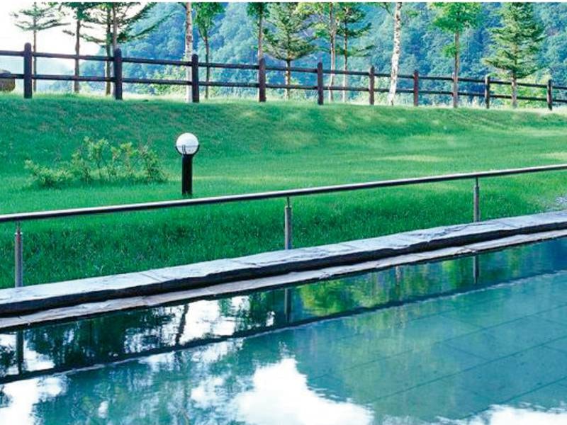 【天華の湯/露天】地上に面した露天風呂