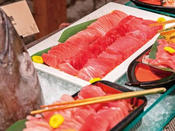 【夕食ビュッフェ/例】約100種のビュッフェを堪能