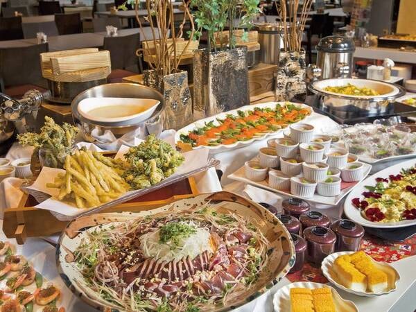 【夕食/例】季節料理はビュッフェスタイルで