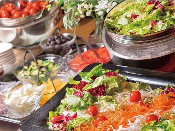 【夕食/例】サラダビュッフェも