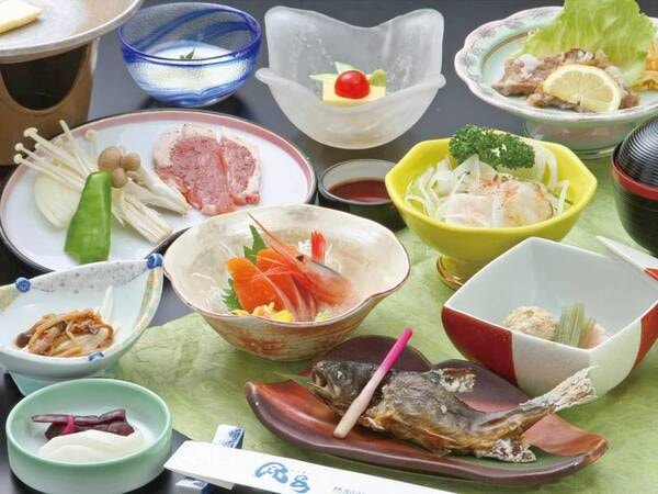 【基本和食会席膳(然別膳)/例】郷土料理などを愉しめる季節の会席膳。料理長が腕を振るったお料理に舌鼓
