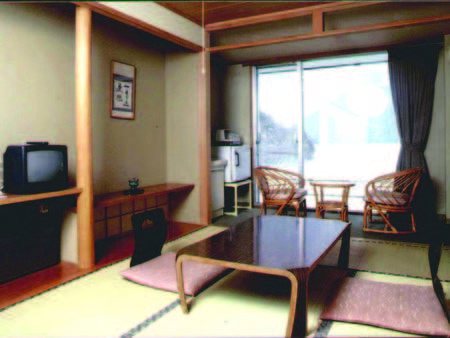 【客室/例】7.5～10畳＋広縁の本館和室にご案内