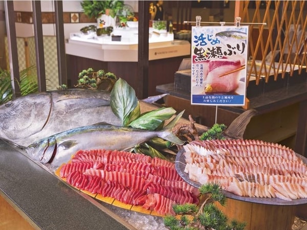 【夕食バイキング/例】新鮮なお刺身でお好み海鮮丼も！