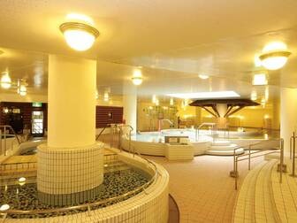 シャトレーゼ　ガトーキングダム札幌／【女性浴場】広々とした浴場に多彩な湯船やサウナを完備