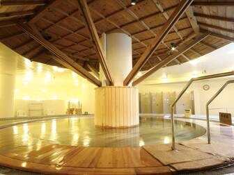 シャトレーゼ　ガトーキングダム札幌／【女性浴場】趣あるひのき風呂