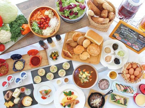 【朝食ビュッフェ】シェフ実演のオムレツなど人気メニューがならぶ和洋中ビュッフェ
