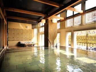 定山渓 鹿の湯/【渓流露天風呂】夜はライトアップされる