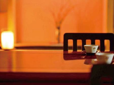 【民芸調和洋室（ツイン+8畳）/例】和洋折衷の部屋