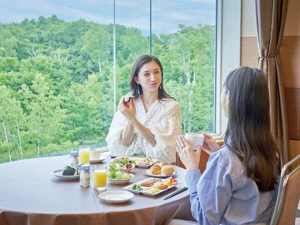 朝食一例/シェフがセレクトした海の幸・山の幸を使った多彩なブッフェ