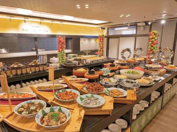 【ダイニング/星の金貨】ライブキッチンで作られる出来立てのお料理と種類豊富な津軽郷土メニューをご堪能下さい♪